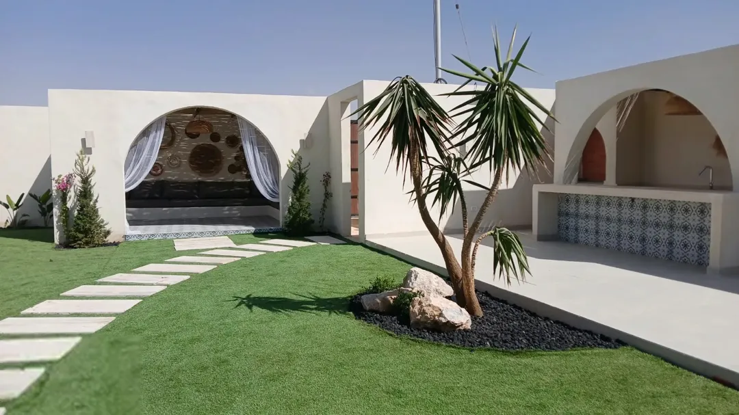 مزرعة /شاليه ذو تصميم عصري حديث