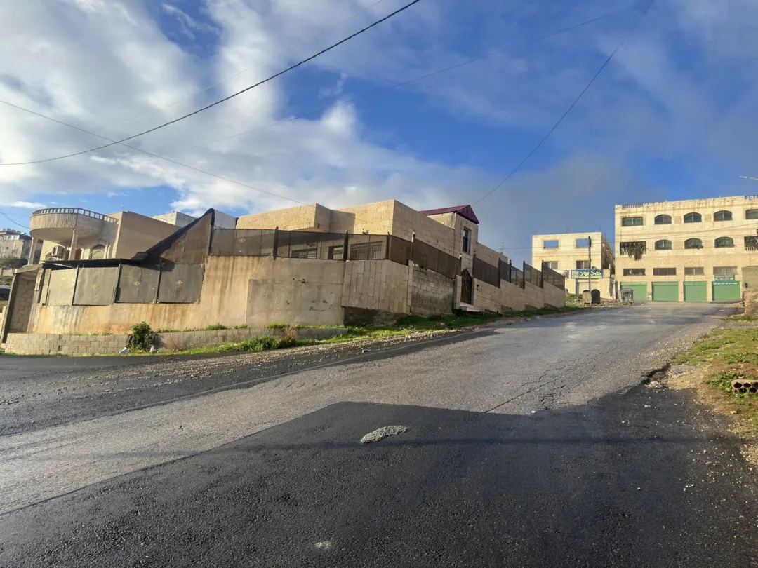 بيت مستقل للبيع