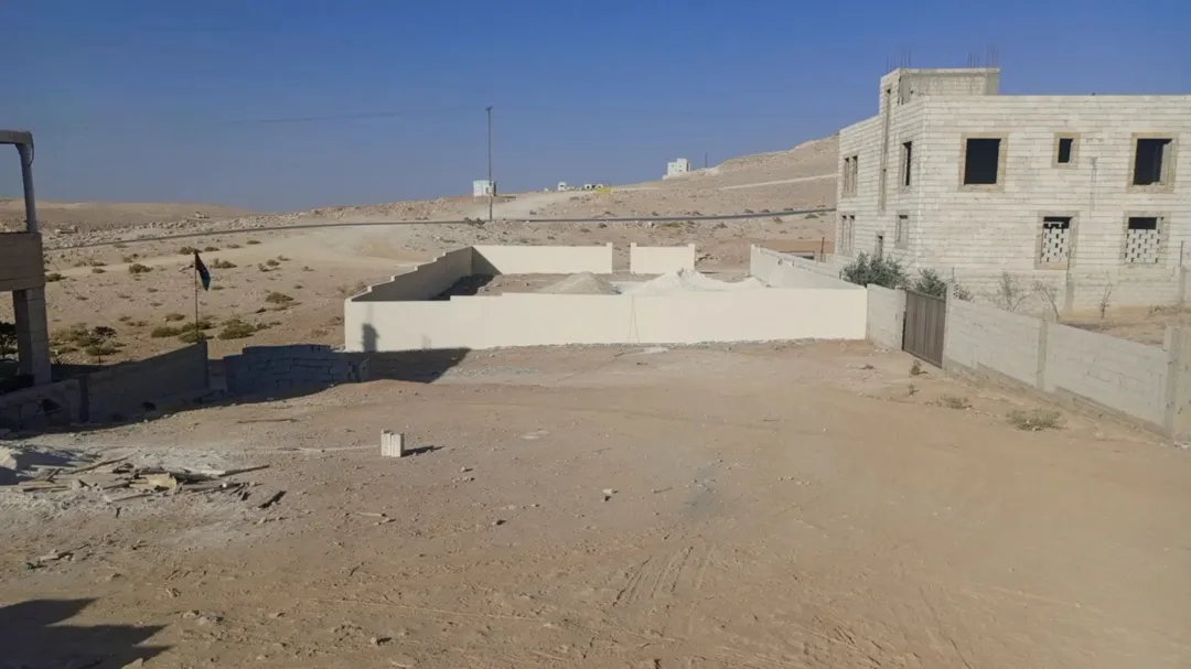 أرض للبيع في وادي العش بالقرب من شارع المئة