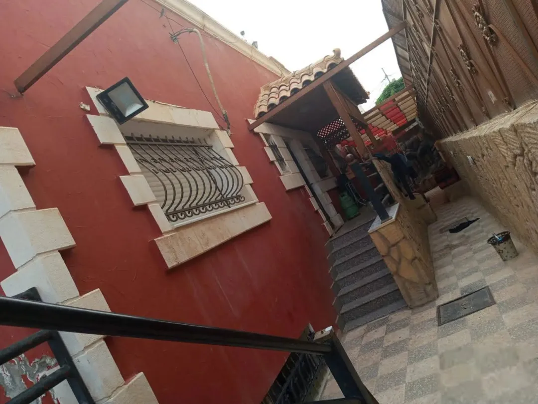 امنزل طابقين نظام اسباني