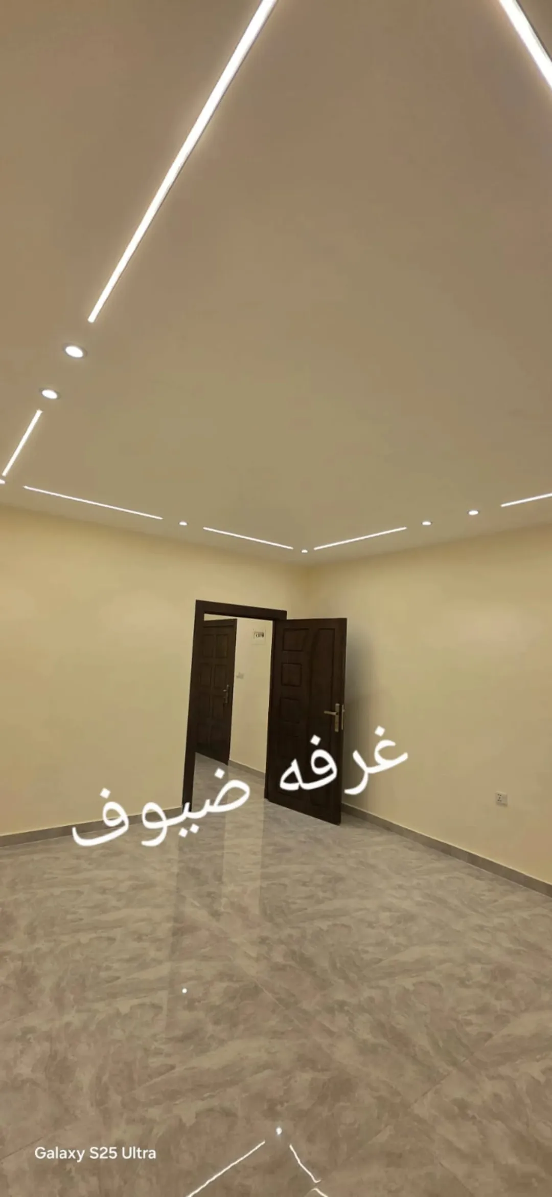 شقة فاخرة للبيع في الجاردنز بالقرب من سوق شاكر