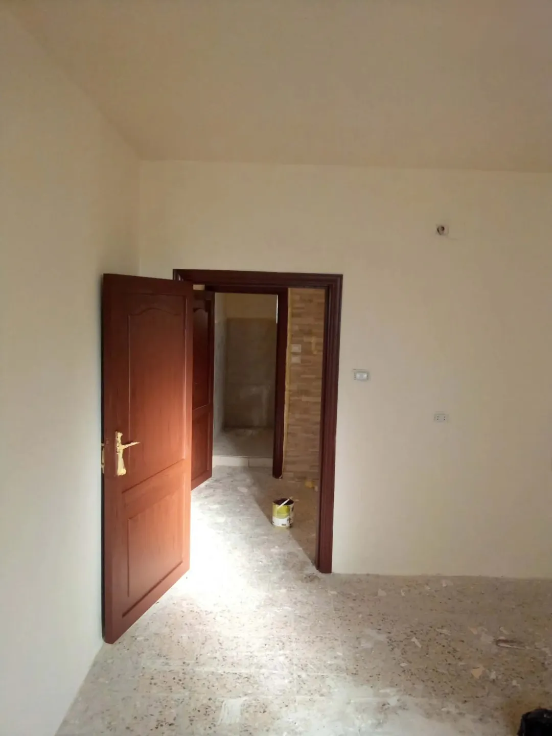 بيت طابقين مستقل في مادبا