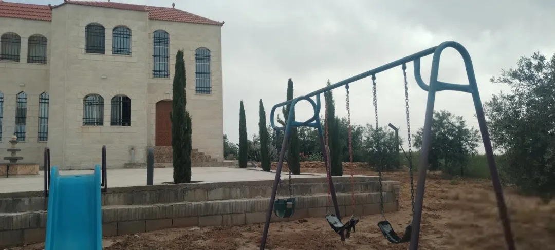 مزرعة زراعية مميزة للإطلالة في ذيبان – مادبا