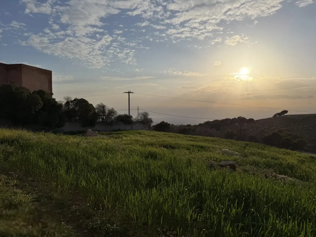 أرض للبيع في ناعور بإطلالة بانورامية على البحر الميت