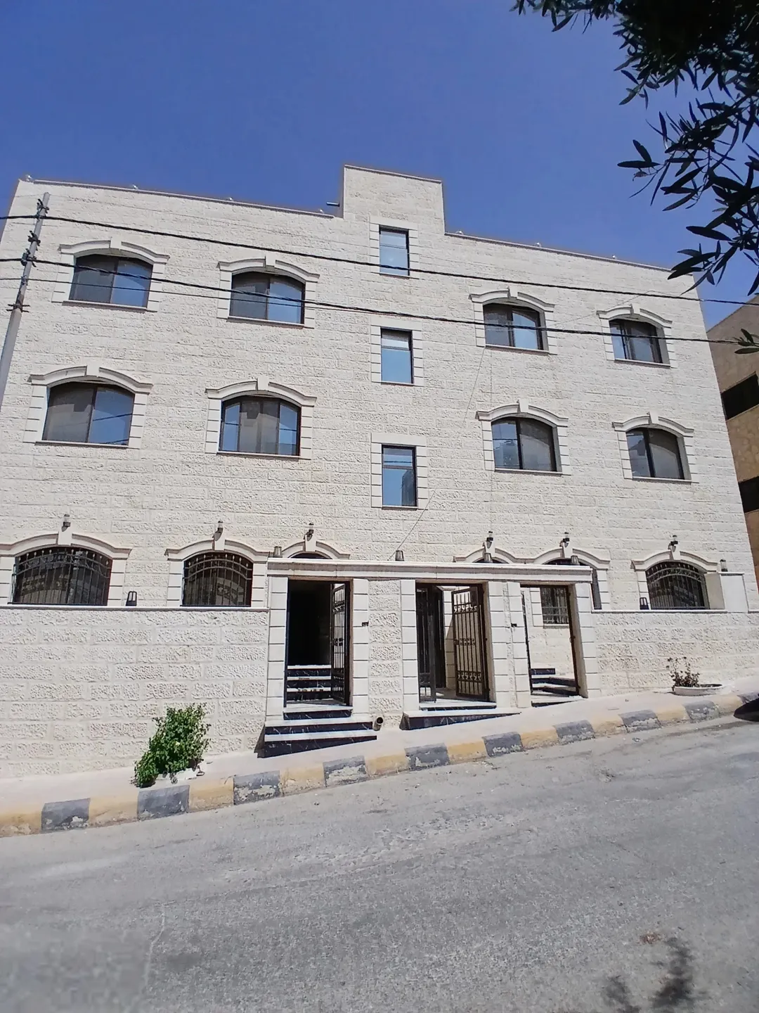 شقق سكنية جديدة للبيع في أبو علندا – المستندة الغربية