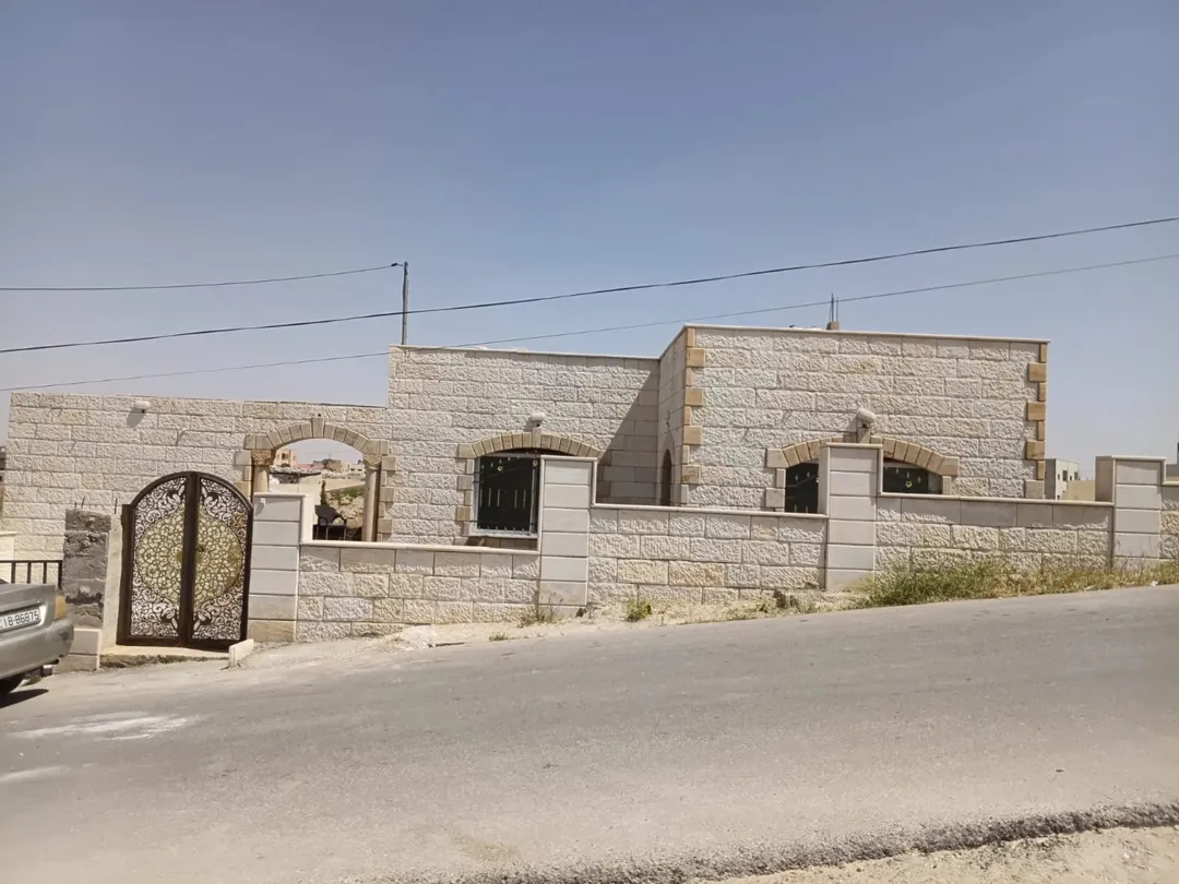 منزل مستقل للبيع في الزرقاء – ضاحية المدينة المنورة