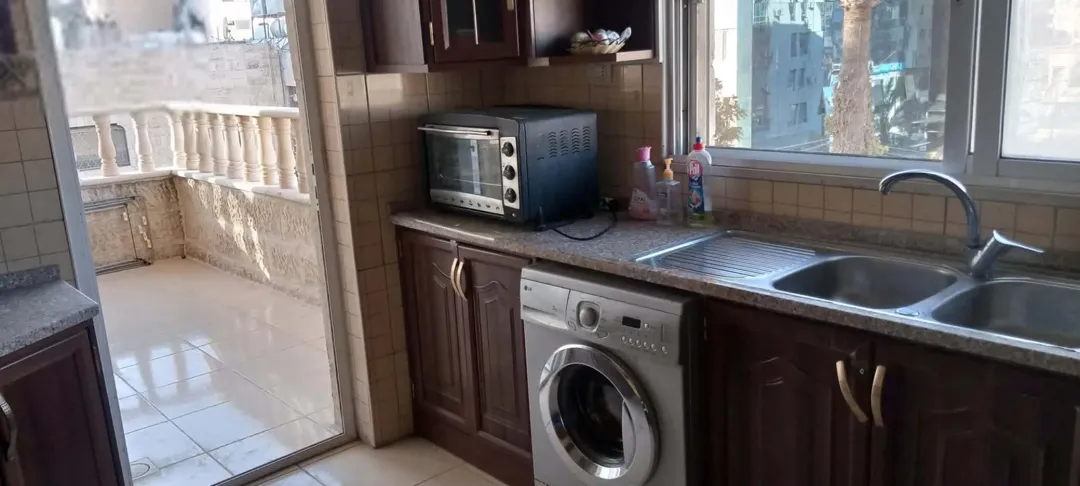 شقة مفروشة فاخرة للإيجار في منطقة الجاردنز