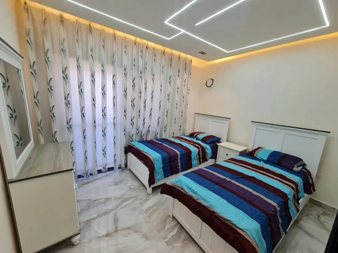 تتوفر بتاريخ 8/1شقة مفروشة فاخرة للإيجار في شارع الجامعة الأردنية – طلوع هافانا | ID 917519