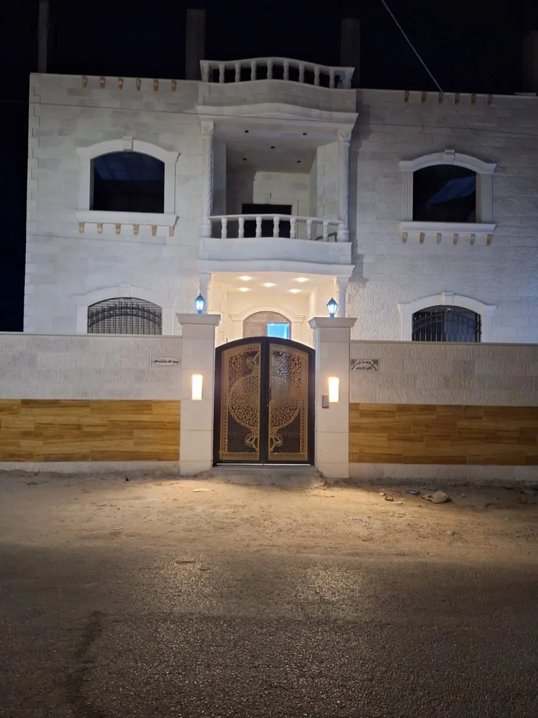 منزل مستقل شبه فيلا للبيع في العبدلية – عمان