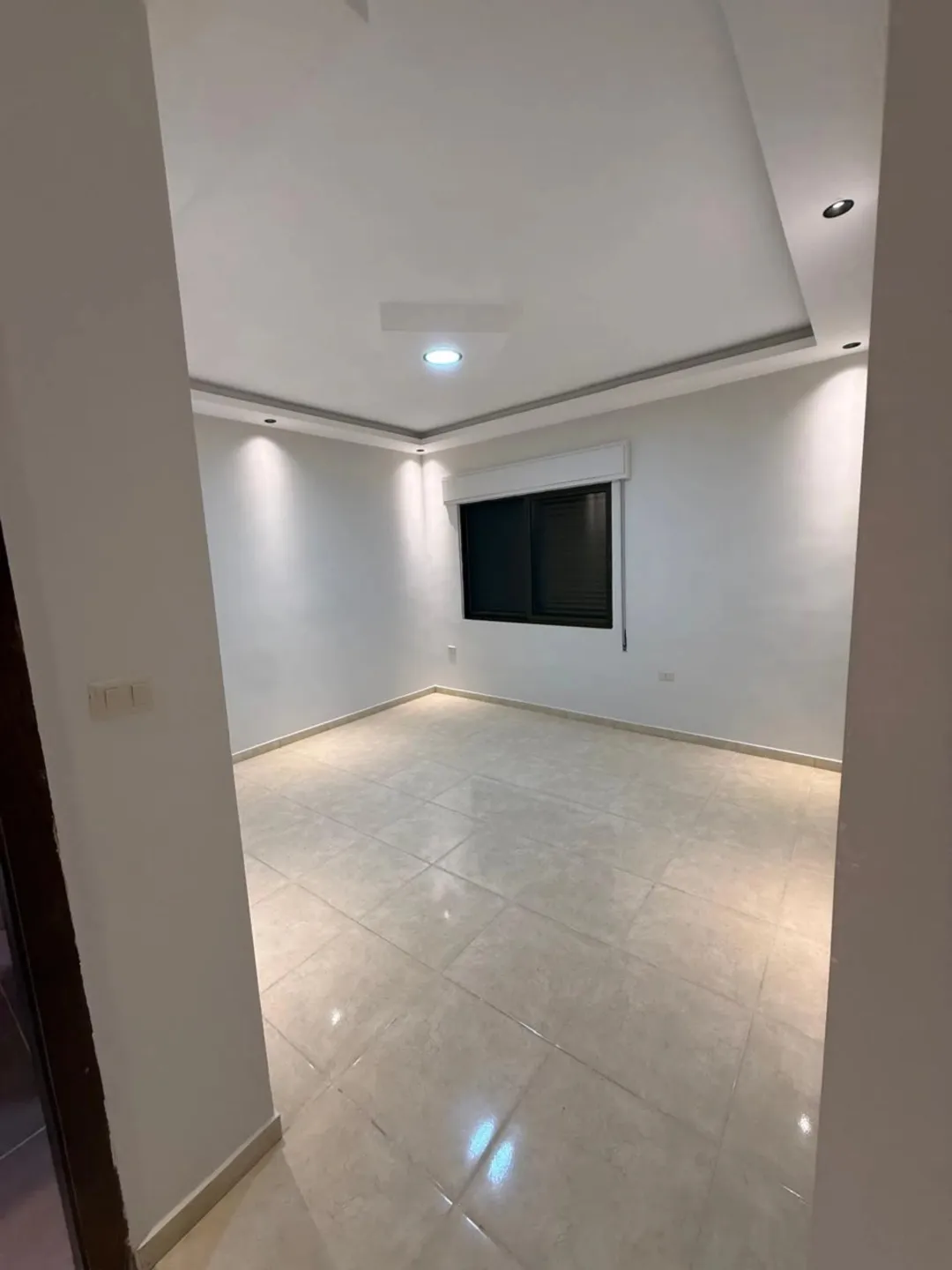 شقق سكنية متنوعة للبيع في أبو علندا