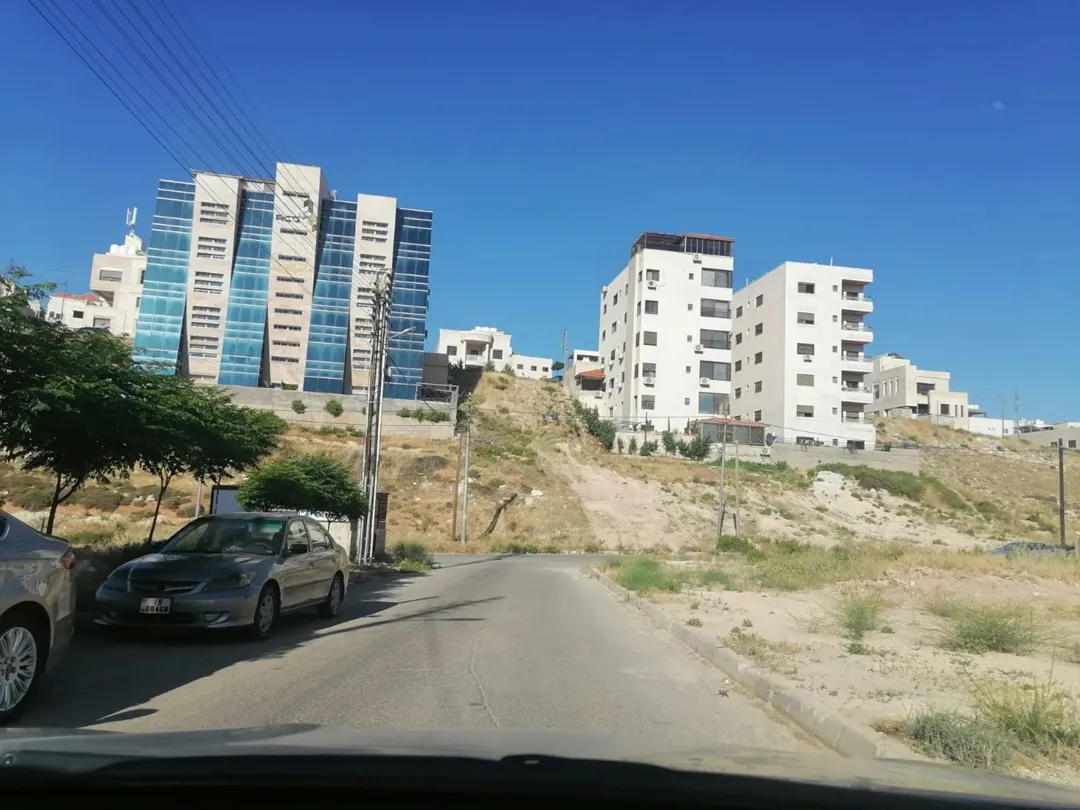أرض سكنية مميزة للبيع في منطقة الياسمين – عمان