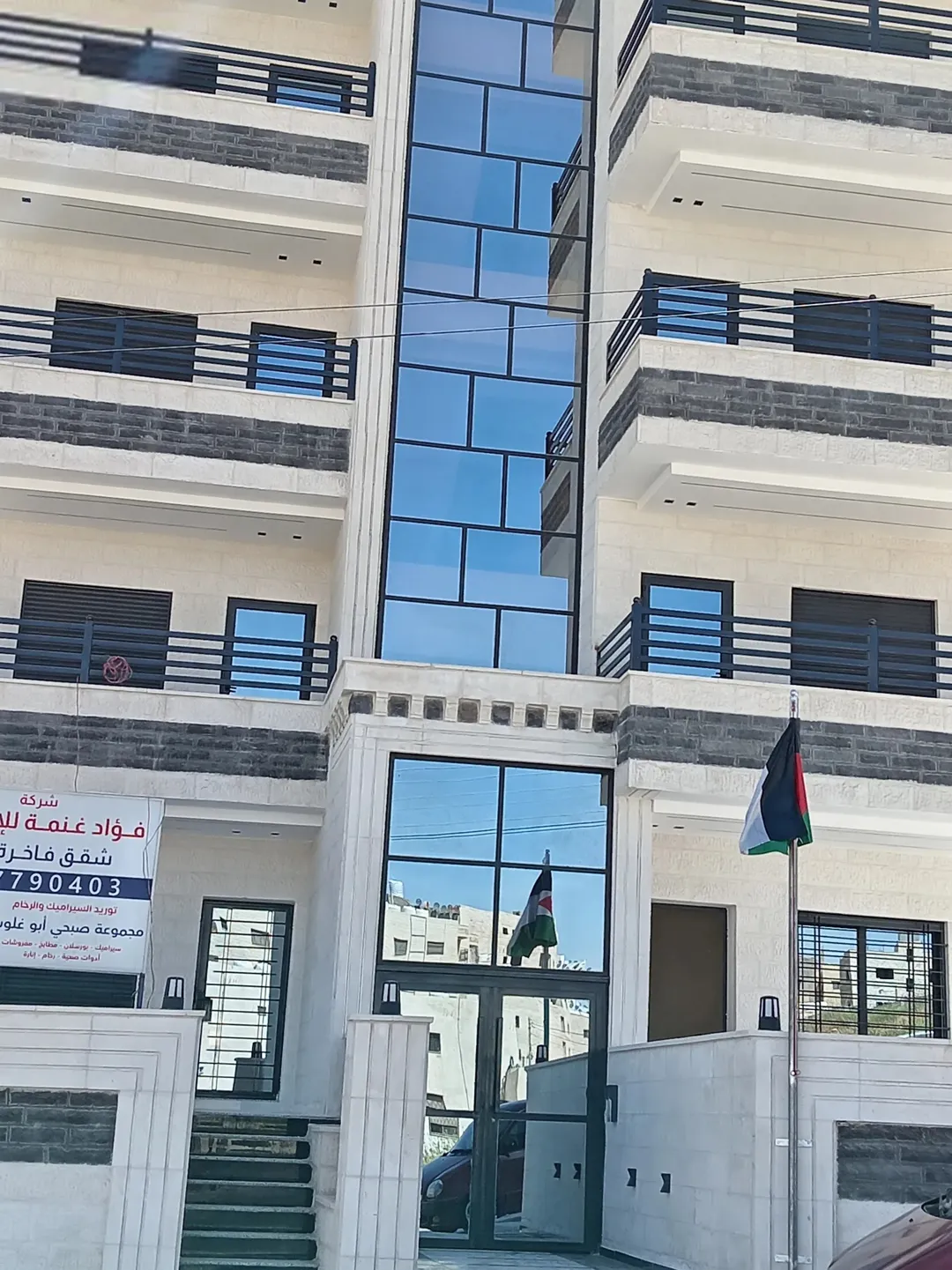 شقة سكنية فاخرة للبيع في أم نوارة – عمان