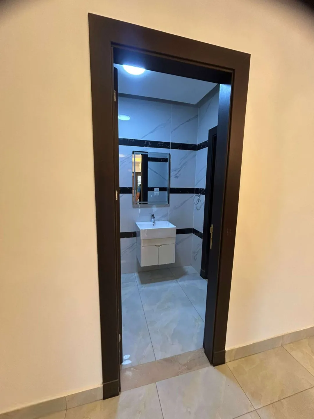 شقق سياحية مفروشة في دير غبار