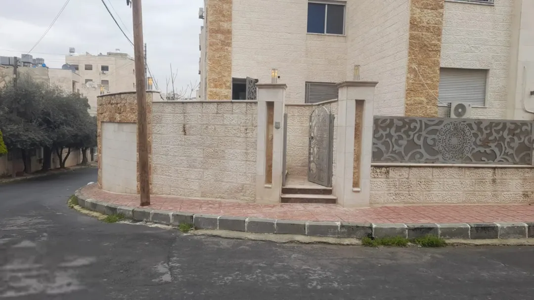 شقة مفروشة للإيجار في الجبيهة – عمان خلف الجامعة الأردنية | ID 918441