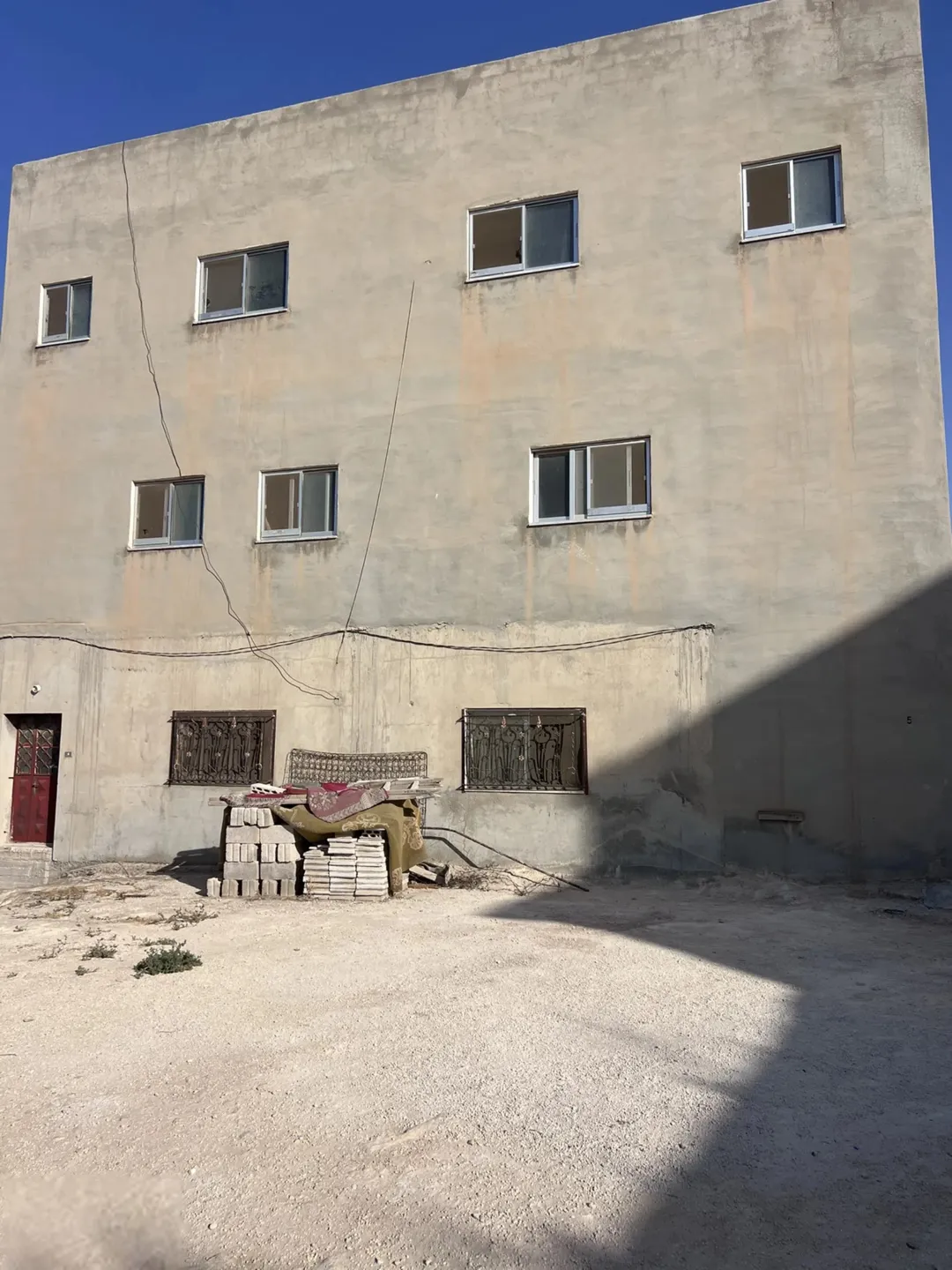 منزل مستقل للبيع في المفرق – حيان المشرف