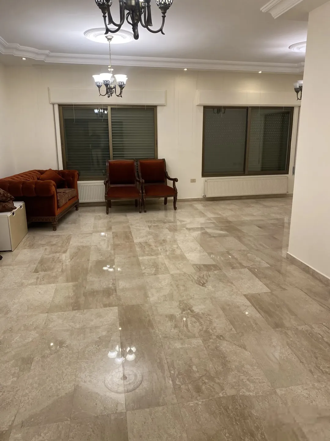 شقة واسعة للبيع في دير غبار – عمان – جاهزة للسكن