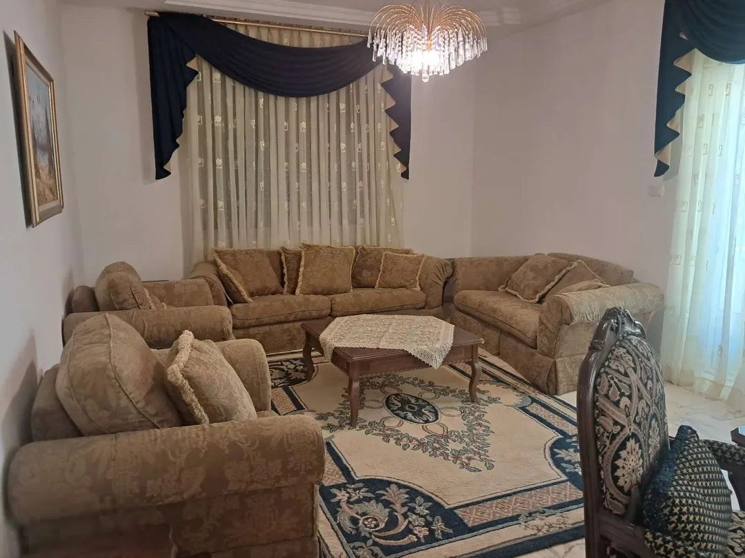 شقة مفروشة فاخرة للإيجار 220 متر مربع – عمان الاردن | ID 694689