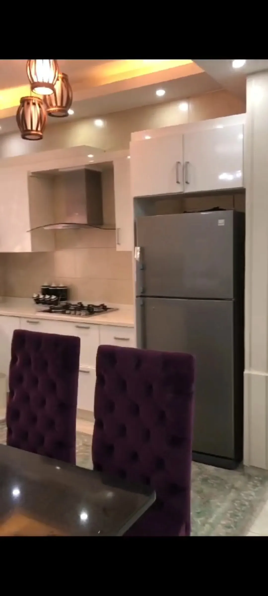 شقة مفروشة فاخرة للإيجار في عبدون – طابق أرضي بحديقة | ID 871958