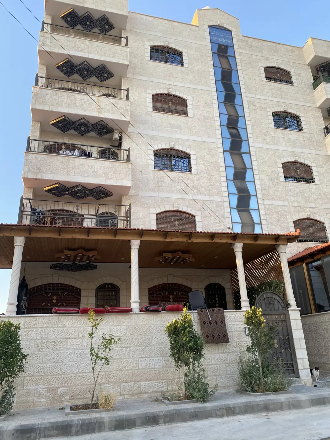 شقة للبيع في الزرقاء الجديدة – شارع الكرامة