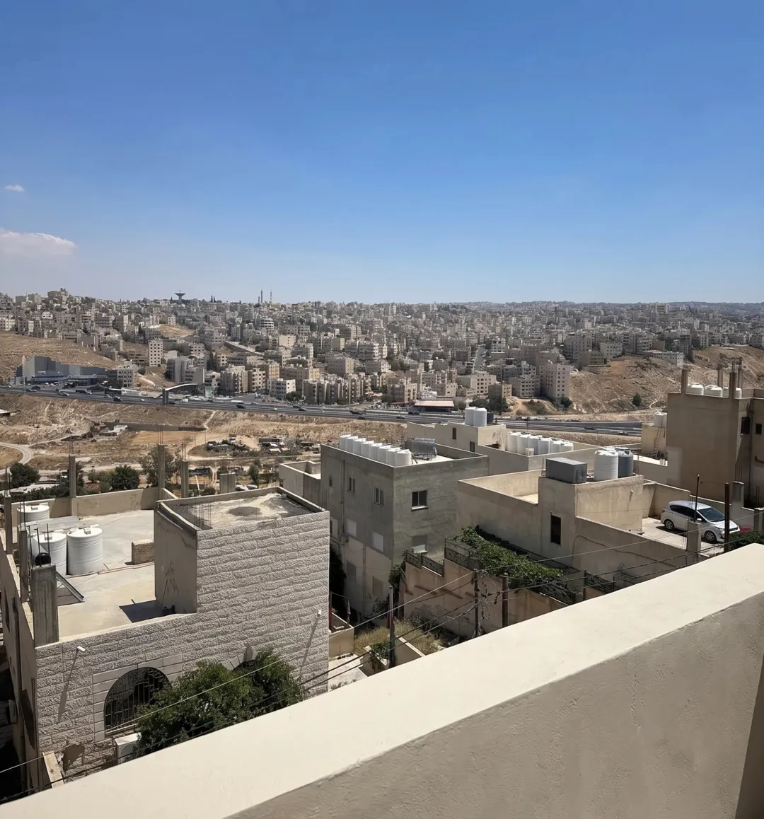 بناية سكنية للبيع في طبربور – أبو عليا مطلة على جسر عين غزال