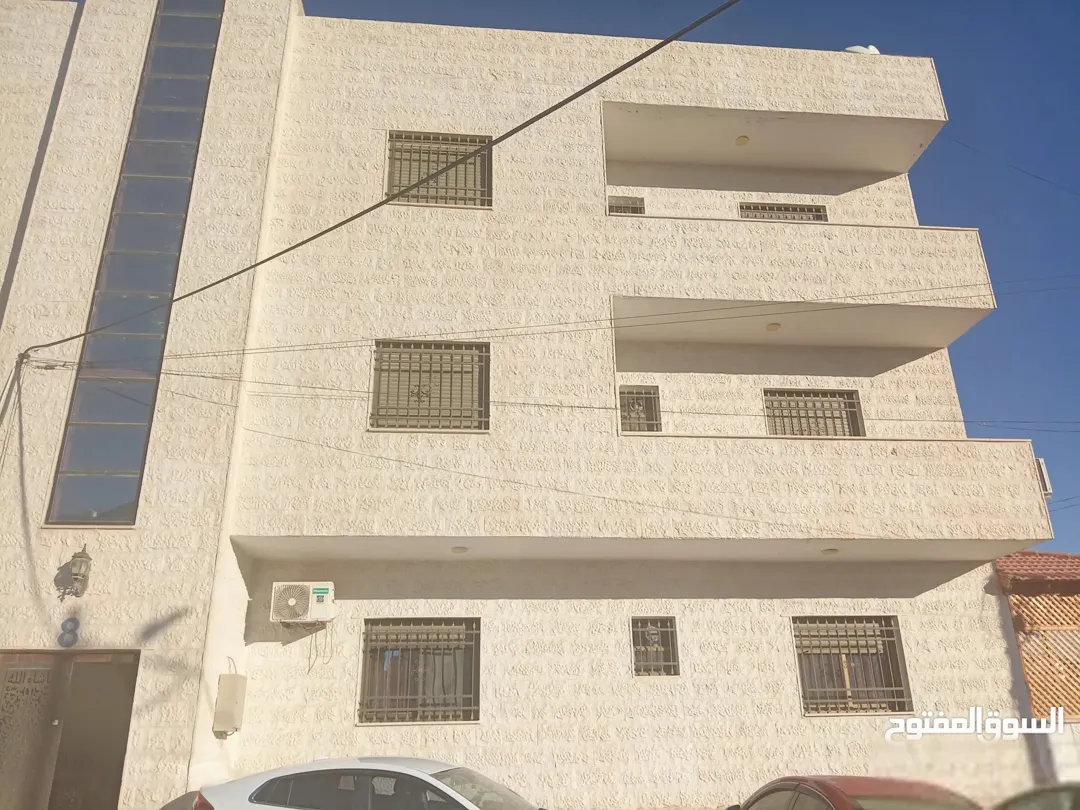 شقة طابق ثاني هندسي للبيع