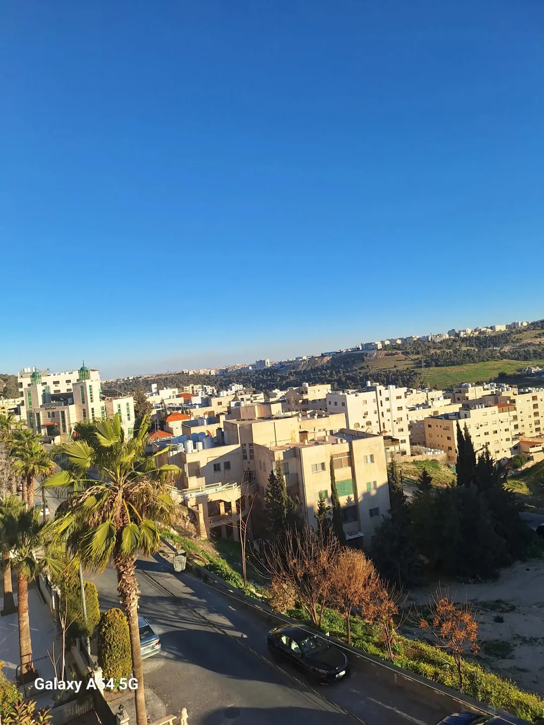 شقة للبيع في الكوم الغربي – عمان بجانب مسجد الحنان